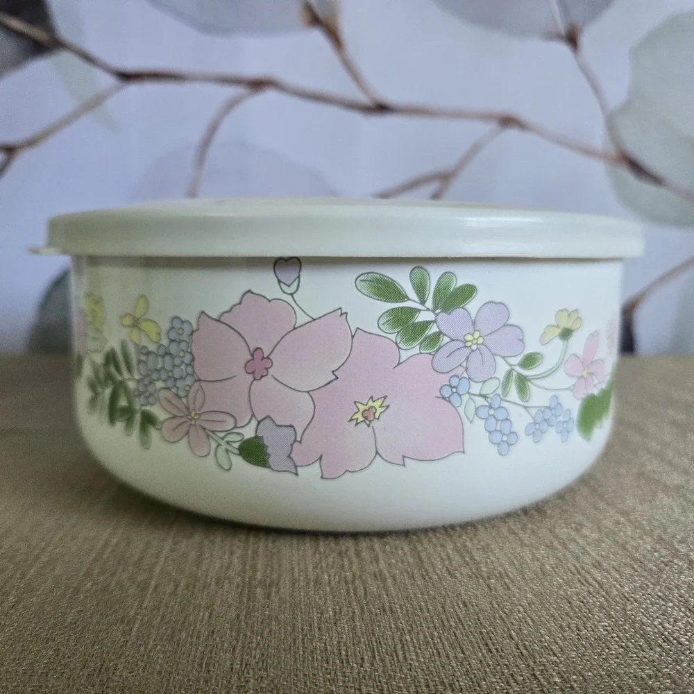 KOBË BOWLS | Vintage Enamelware Nesting Bowls in Floral 3-pc Set